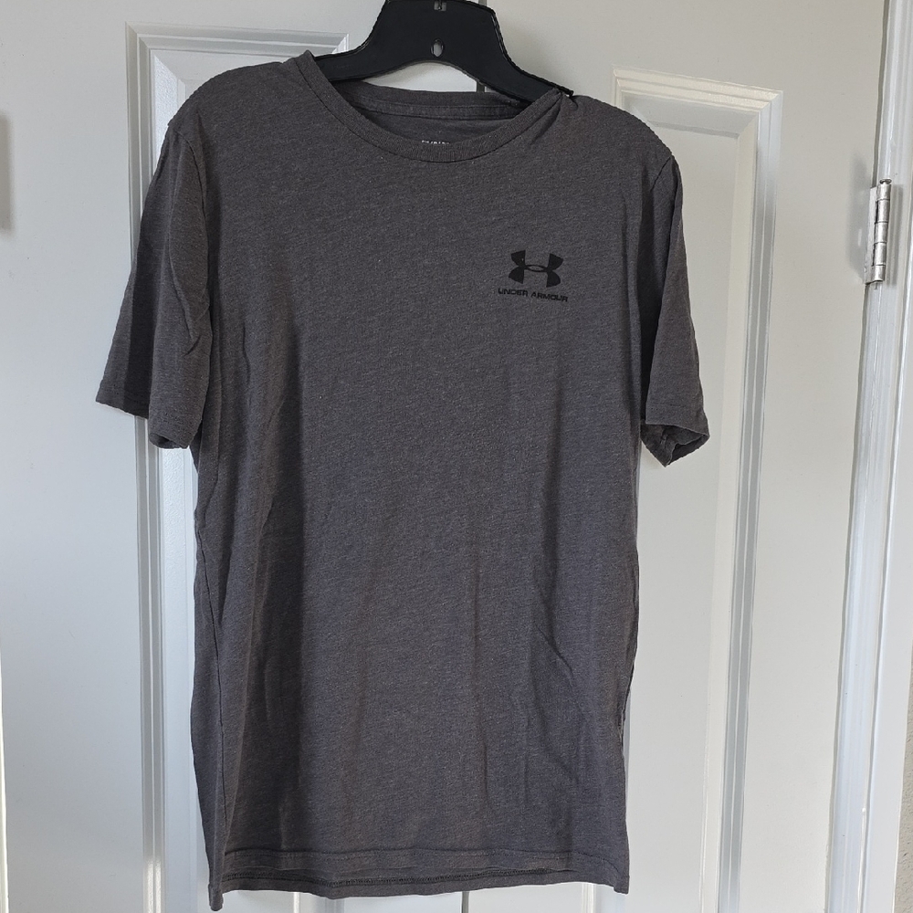 Under Armour Gray Short Sleeve Tee Athletic Casual